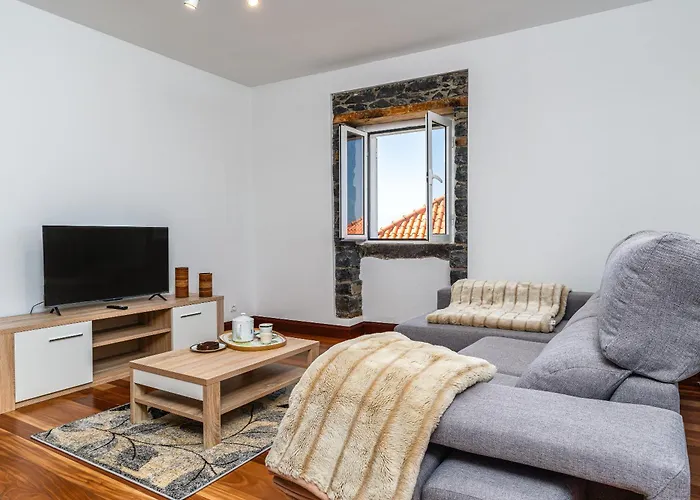 Casa Silva, * Calheta